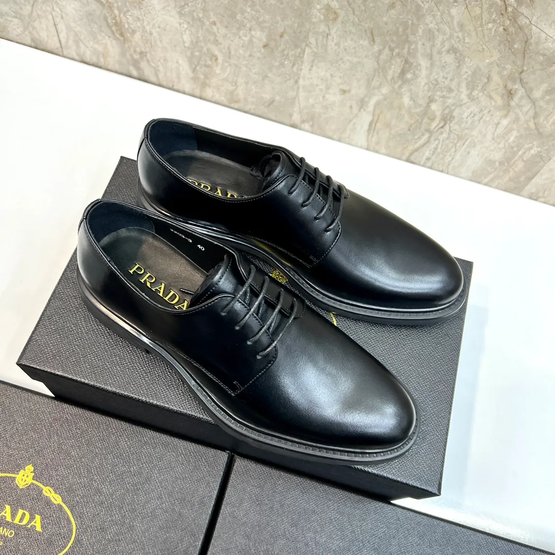 Original order quality: P580 Brand: PRADA (Prada) Standard code: Men's size 38/44 (45 can be customized) Grade: Same style as the official website High-quality men's shoes Material: Original cowhide Water-dyed cowhide lining Rubber outsole Style categories: Men's fashionable formal leather shoes Slip-on men's shoes series Young fashion European and American trends British style Top luxury Color: Actual picture